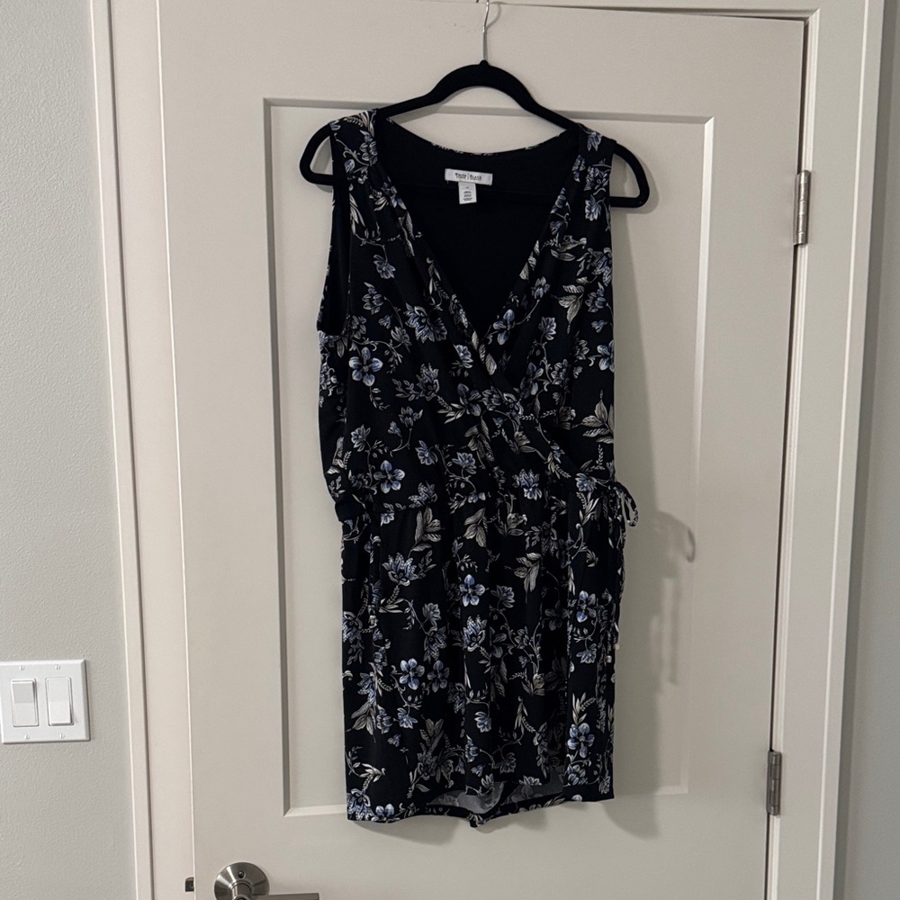 White House Black Marker Floral Black and Blue Women's Romper